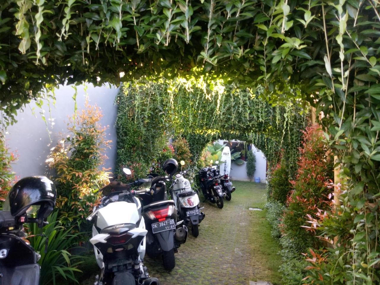 Andy Guesthouse Canggu Εξωτερικό φωτογραφία