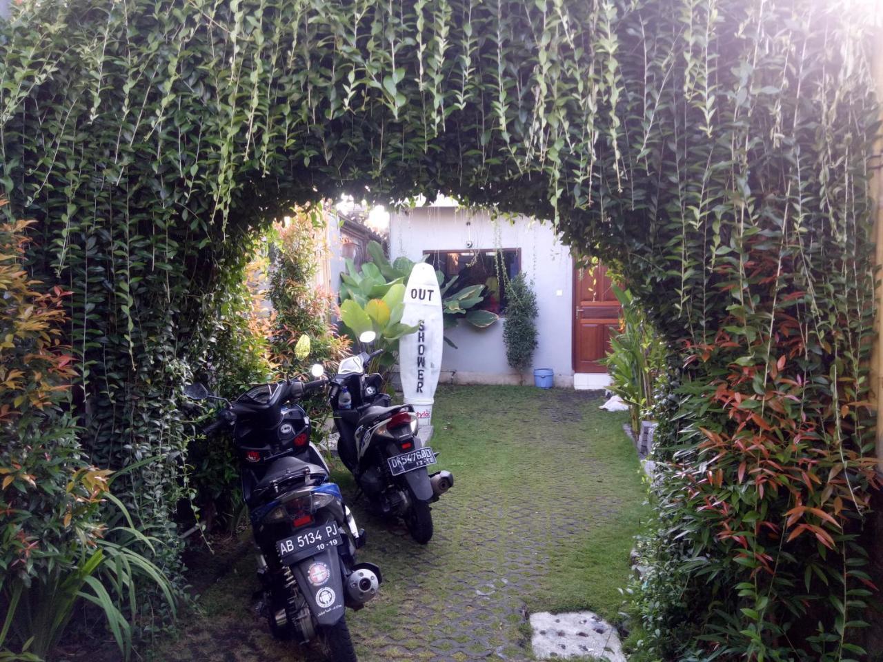 Andy Guesthouse Canggu Εξωτερικό φωτογραφία